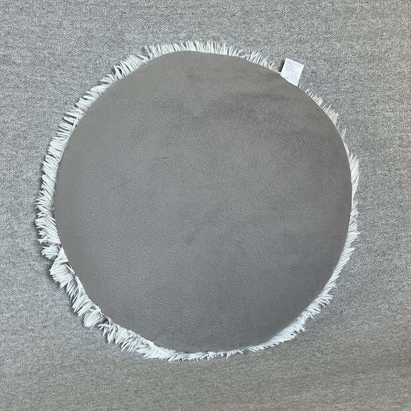 Plush Faux-Fur Round Cushion - Picture 4 of 10